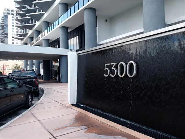 5300 NW 85TH AVE # 1508, Doral FL 33166