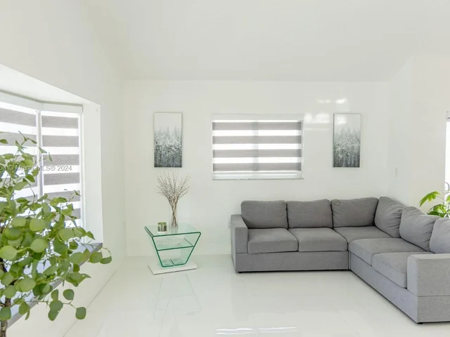 14451 SW 158th St, Miami FL 33177