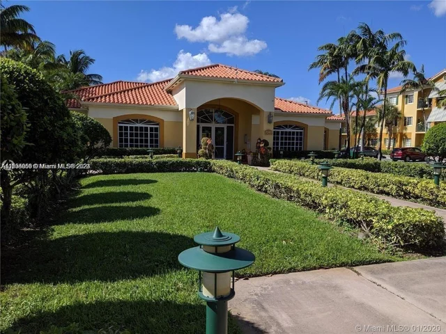 7290 NW 114th Ave # 7, Doral FL 33178