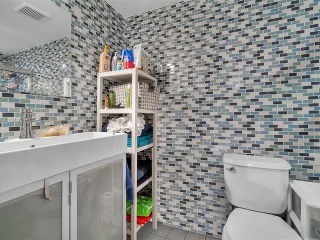 251 174th St # 1810, Sunny Isles Beach FL 33160