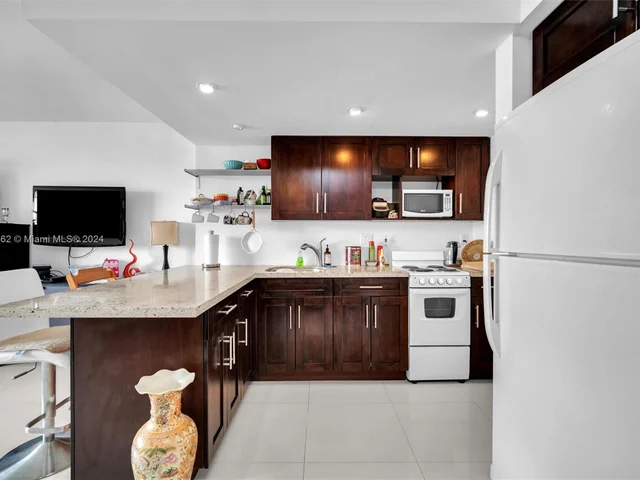 251 174th St # 1810, Sunny Isles Beach FL 33160