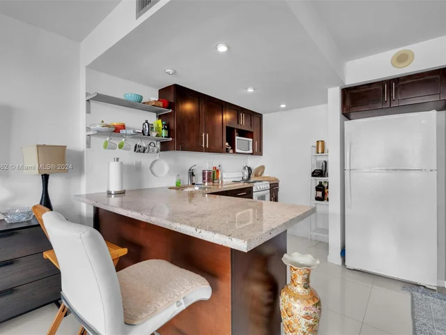 251 174th St # 1810, Sunny Isles Beach FL 33160