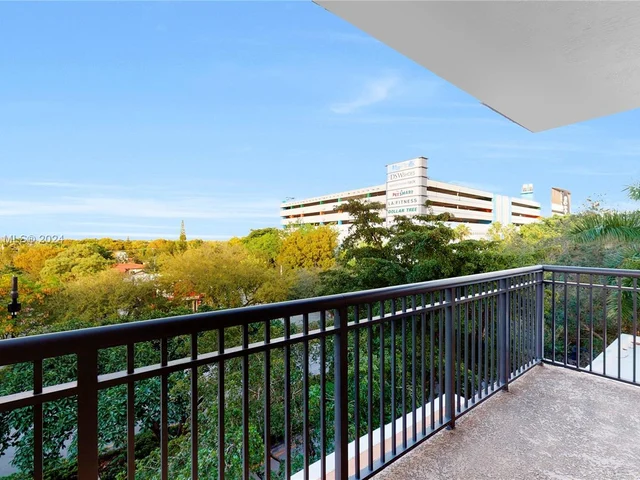 3530 SW 22nd St # 504, Miami FL 33145