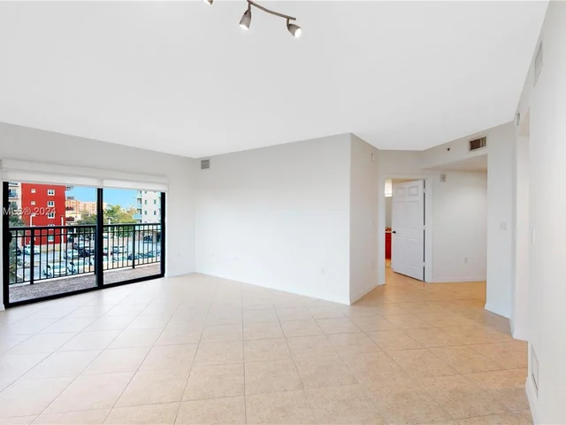 3530 SW 22nd St # 504, Miami FL 33145