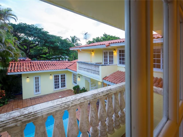 650 Alcazar Ave, Coral Gables FL 33134