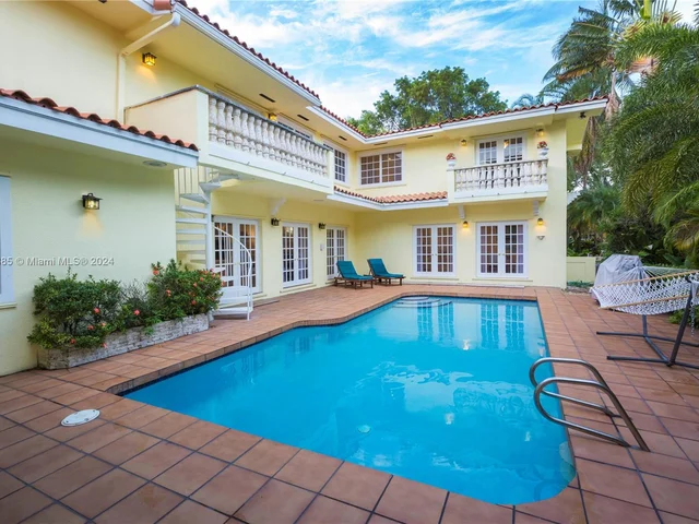 650 Alcazar Ave, Coral Gables FL 33134