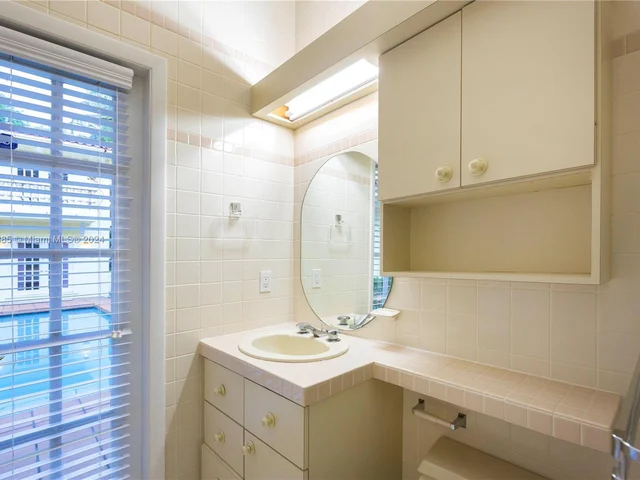 650 Alcazar Ave, Coral Gables FL 33134