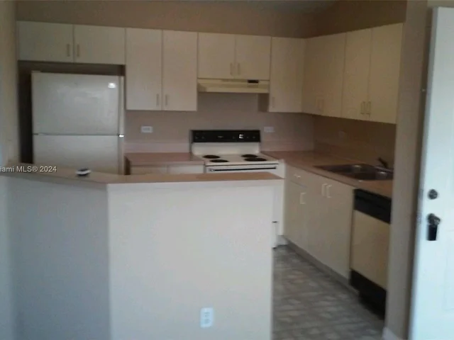 3630 N 56th Ave # 319, Hollywood FL 33021