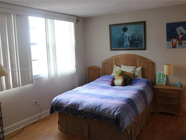 825 Brickell Bay Dr # 847, Miami FL 33131