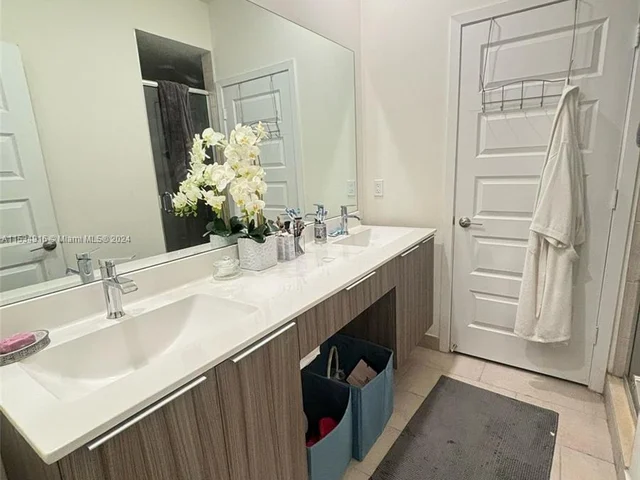 4725 NW 85th Ave # 13, Doral FL 33166