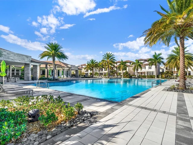 4725 NW 85th Ave # 13, Doral FL 33166