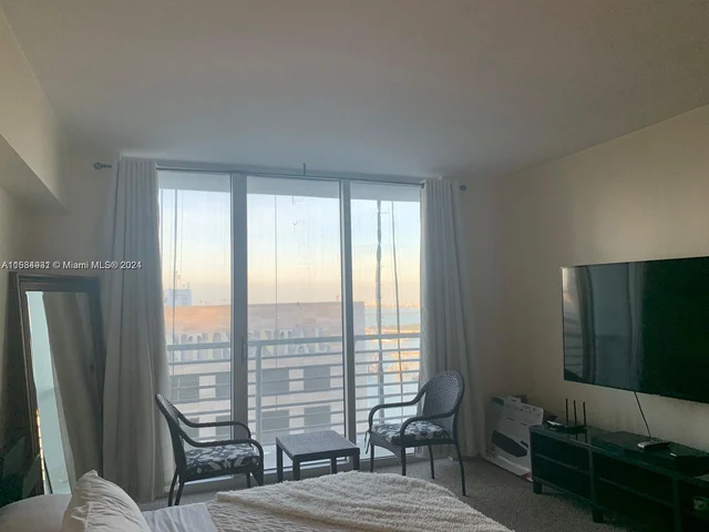 335 S Biscayne Blvd # 3906, Miami FL 33131