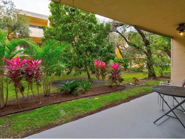 9371 Fontainebleau Blvd # I104, Miami FL 33172