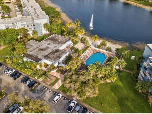 9371 Fontainebleau Blvd # I104, Miami FL 33172