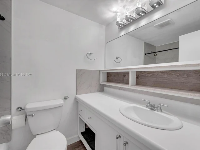 7441 Wayne Ave # 3G, Miami Beach FL 33141