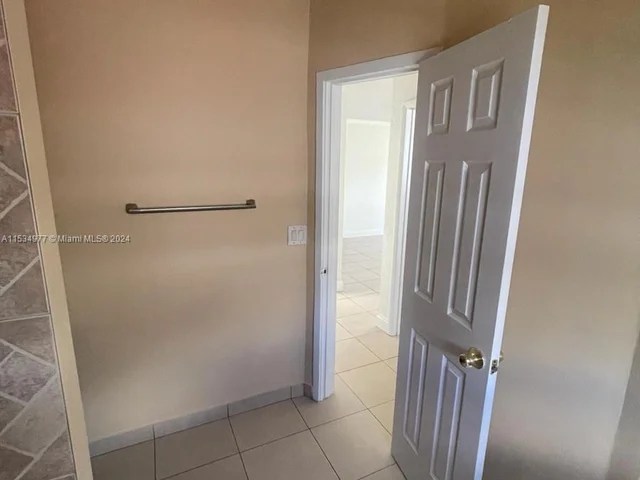 7160 Raleigh St, Hollywood FL 33024