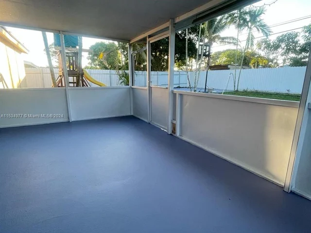 7160 Raleigh St, Hollywood FL 33024