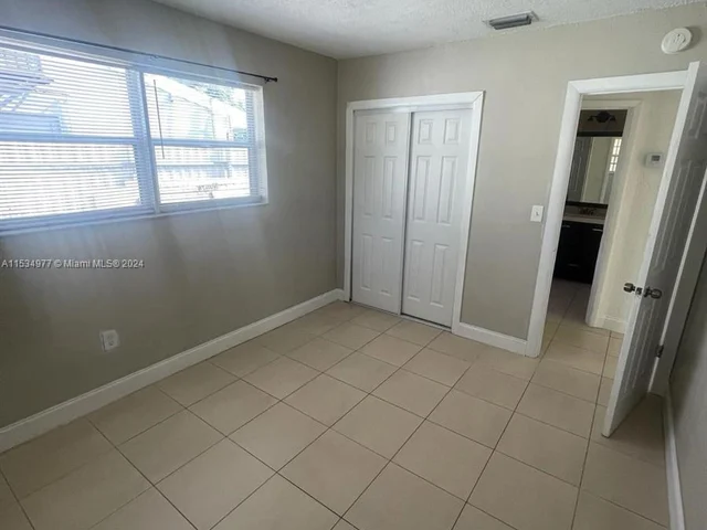 7160 Raleigh St, Hollywood FL 33024