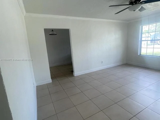 7160 Raleigh St, Hollywood FL 33024