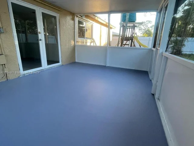 7160 Raleigh St, Hollywood FL 33024