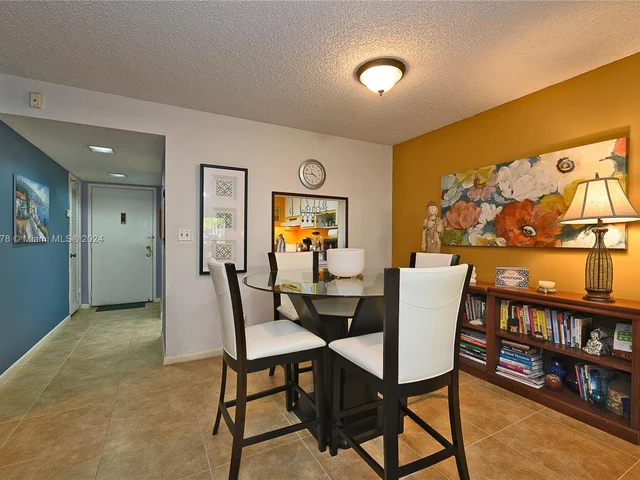 2302 S Cypress Bend Dr # 110, Pompano Beach FL 33069