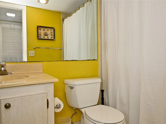 2302 S Cypress Bend Dr # 110, Pompano Beach FL 33069