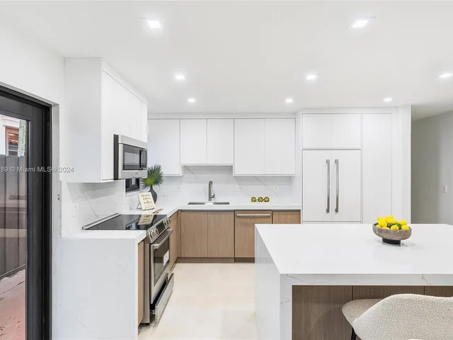 420 SW 19th Rd, Miami FL 33129