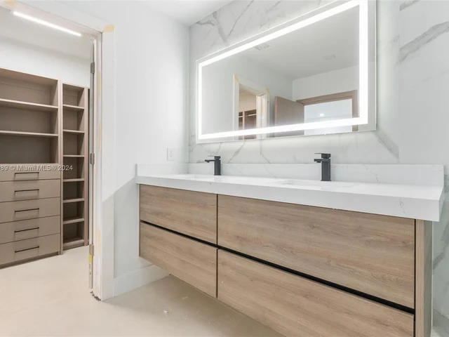 420 SW 19th Rd, Miami FL 33129