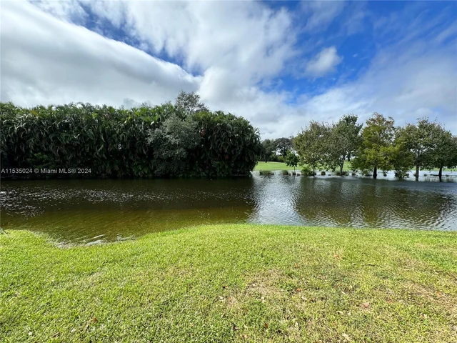 417 Vista Isles Dr # 2328, Sunrise FL 33325