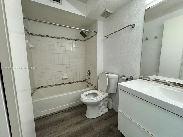 417 Vista Isles Dr # 2328, Sunrise FL 33325