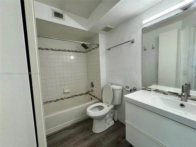 417 Vista Isles Dr # 2328, Sunrise FL 33325