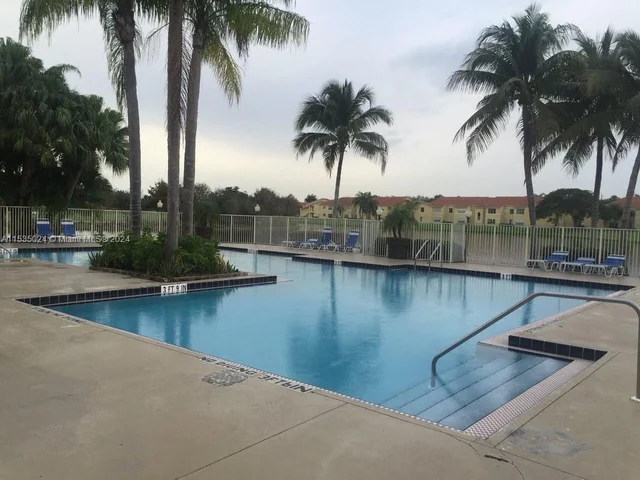 417 Vista Isles Dr # 2328, Sunrise FL 33325