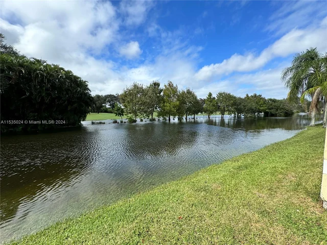 417 Vista Isles Dr # 2328, Sunrise FL 33325