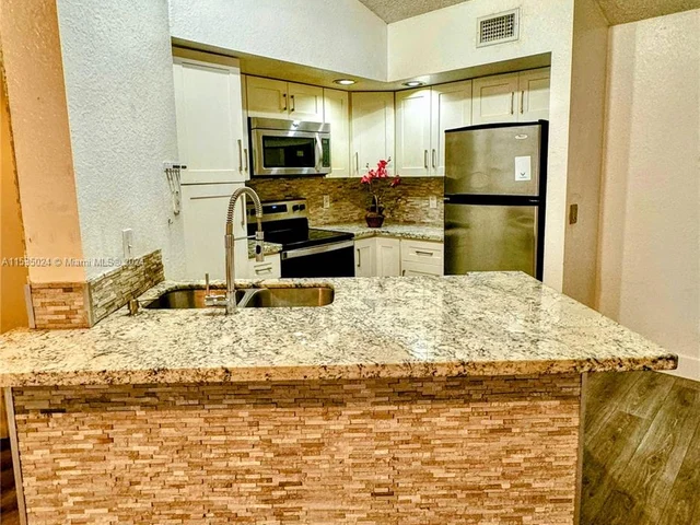 417 Vista Isles Dr # 2328, Sunrise FL 33325