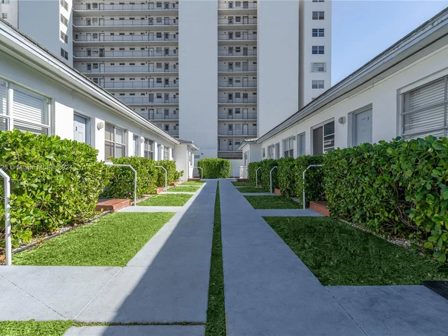7829 Carlyle # 2, Miami Beach FL 33141