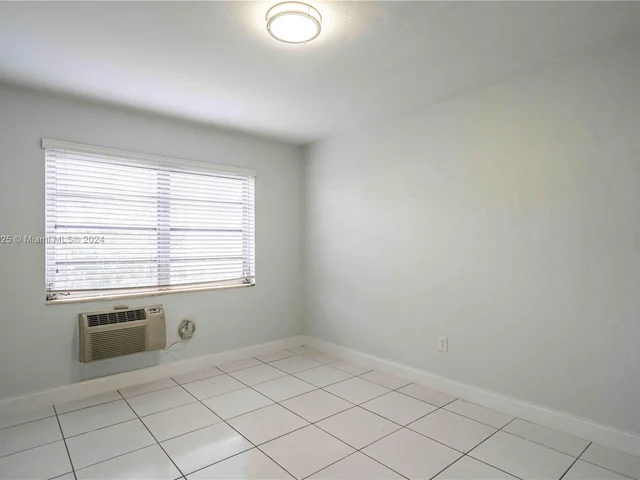 7829 Carlyle # 2, Miami Beach FL 33141
