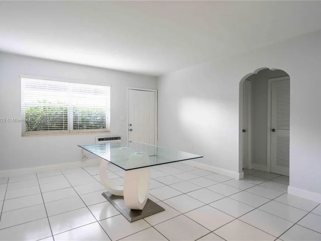 7829 Carlyle # 2, Miami Beach FL 33141