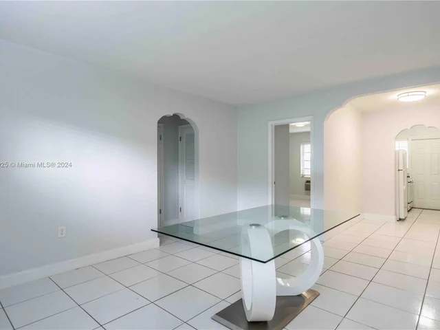 7829 Carlyle # 2, Miami Beach FL 33141
