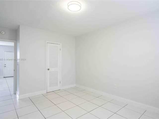 7829 Carlyle # 2, Miami Beach FL 33141