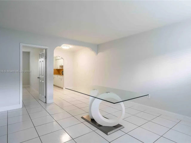 7829 Carlyle # 2, Miami Beach FL 33141