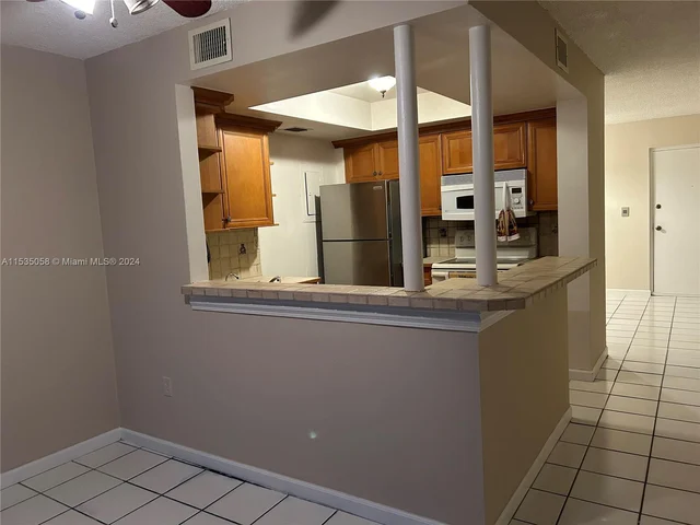 9411 SW 4th St # 202, Miami FL 33174