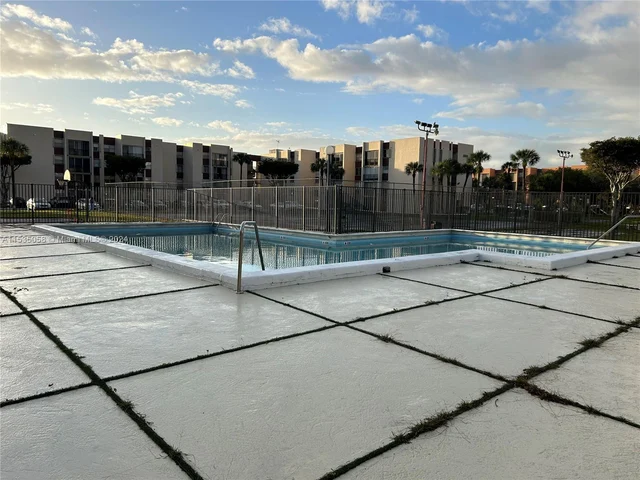 9411 SW 4th St # 202, Miami FL 33174