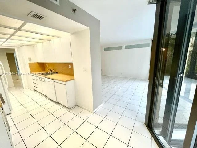 4000 TOWERSIDE TE # 305, Miami FL 33138