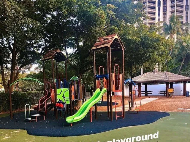 4000 TOWERSIDE TE # 305, Miami FL 33138