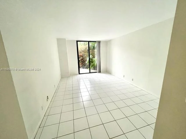 4000 TOWERSIDE TE # 305, Miami FL 33138