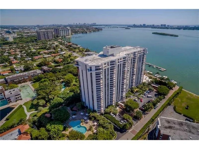 4000 TOWERSIDE TE # 305, Miami FL 33138