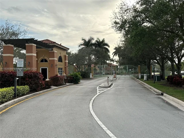 1006 SW 144th Ave # 603, Pembroke Pines FL 33027