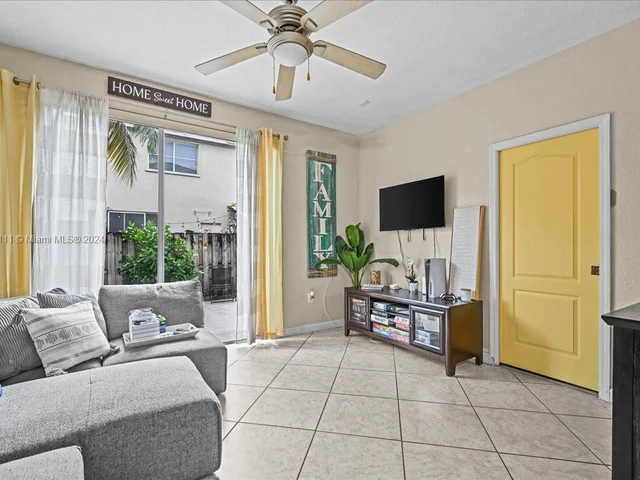 17064 SW 33 # 17064, Miramar FL 33027