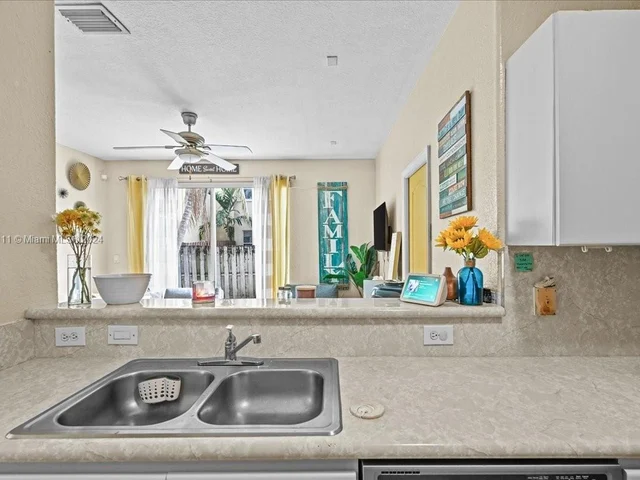 17064 SW 33 # 17064, Miramar FL 33027