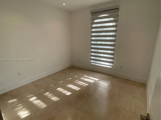 8551 NW 110th Ave, Doral FL 33178